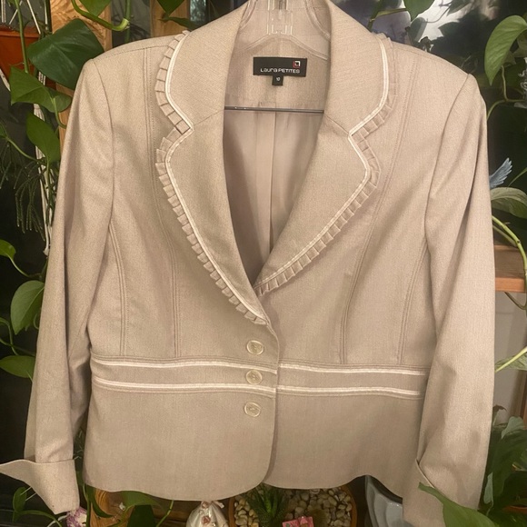 CLEO 4 Button lined Blazer with tiny Ruffle/Ribbon detail in Denim Cream. - Picture 1 of 7
